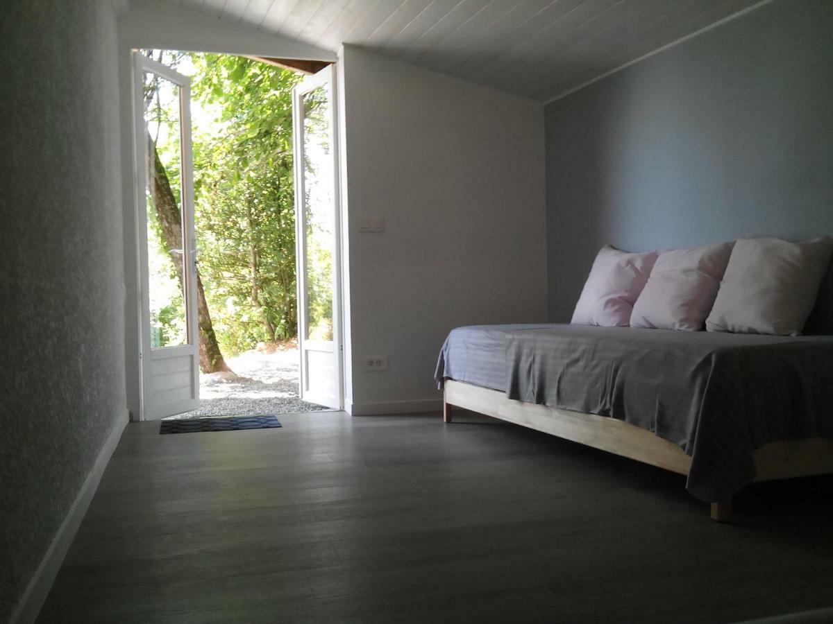 Le Jardin Ombrage Bed & Breakfast Saint-Paul-d'Izeaux Luaran gambar