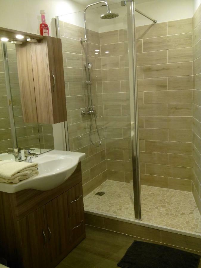 Le Jardin Ombrage Bed & Breakfast Saint-Paul-d'Izeaux Luaran gambar